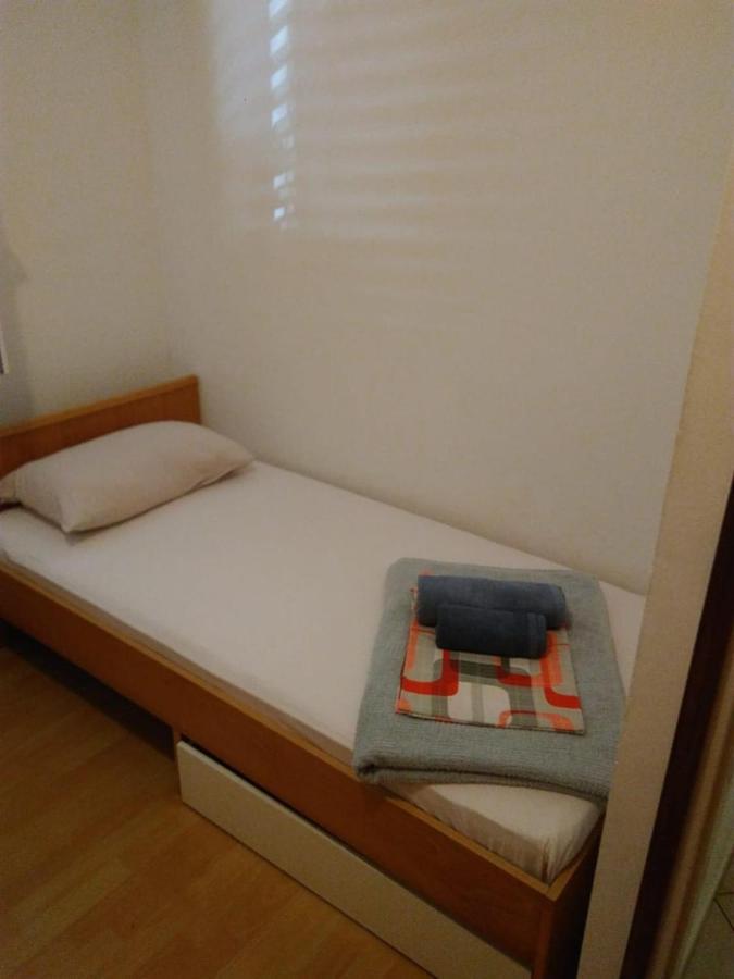 Apartments Ukic Рогозниця Екстер'єр фото